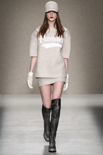 Look 1